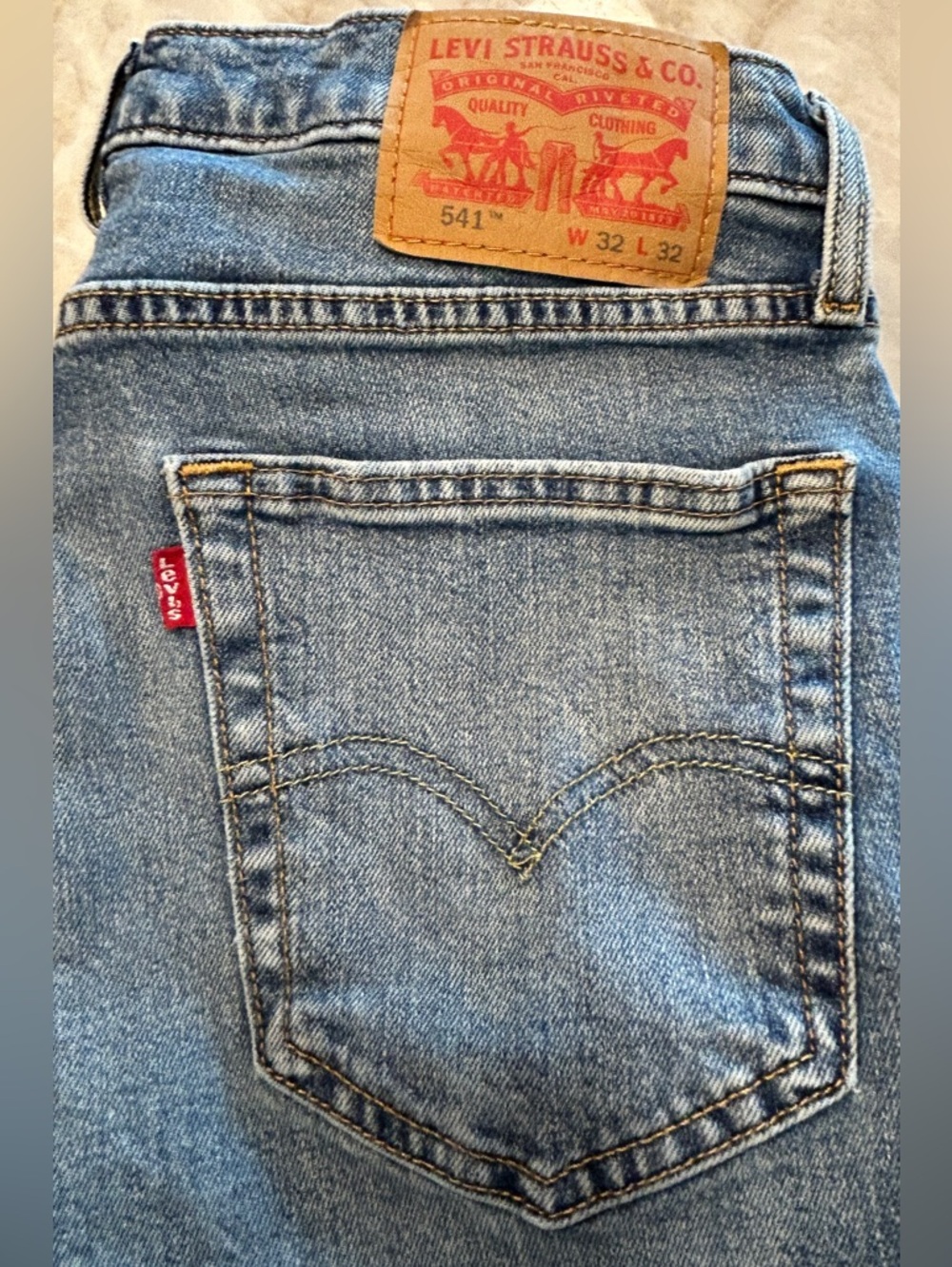 Levi’s 541 Relaxed Taper Jeans Mens 32x32 Worn In GUC